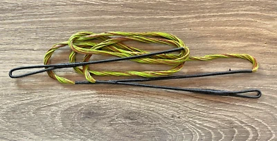 RECURVE BOW STRING CAMOUFLAGE 16 Strand  ARCHERY - ACTUAL INCH LENGTH - 40-60 LB - Image 1 of 4