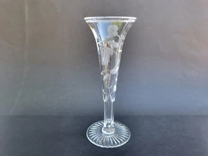 William Yeoward Etched Glass Bud Vase – 20.5cm, Georgian Glass Design - Picture 1 of 8