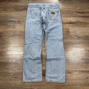 Wrangler Retro Jeans Mens 36x34 Relaxed Bootcut Cowboy Rodeo Light Wash Denim - Picture 1 of 10