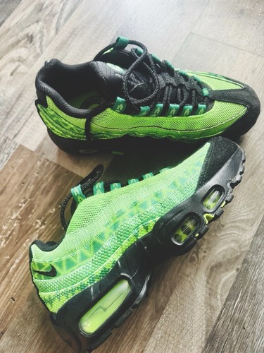 Scarpe da calcio UNISEX Nike Air Max 95 2020 verde Nigeria UK4.5 con DIFETTO