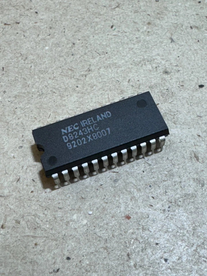1x NEC µPD8243HC I/O-Expander DIP-24 Vintage IC #AS-N06L - Image 1 of 4