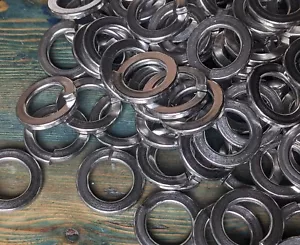 100 x Spring Washer M20 (20mm) Metric Stainless Steel Single Coil - Picture 1 of 5