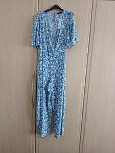 Beautiful F&F Floral Jumpsuit 16 - Picture 1 of 3