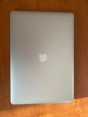 MacBook Pro 15,4'' Retina Display (Silver, mid 2012, 2.3 GHz Intel Core i7 8GB) - Immagine 1 di 4