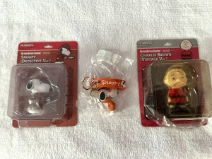 Snoopy Detective #180 Medicom UDF und Charlie Brown #183 & Snoopy Schlüsselanhänger Neu - Bild 1 von 9