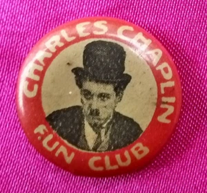 A CHARLIE CHAPLIN 'CHARLES CHAPLIN FUN CLUB' BADGE, PIN FITTING c1915. - Picture 1 of 5