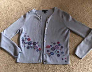 Vintage Ann Taylor Damen Strickjacke Pullover Oberteil Gr. M blau Stickerei Blumen - Bild 1 von 5