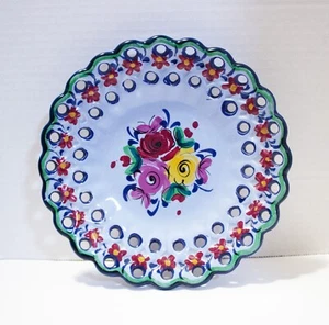 Plato Decorativo 7.5” Floral Redondo Cerámica Pintado a Mano Reticulado Portugal De Colección - Imagen 1 de 7