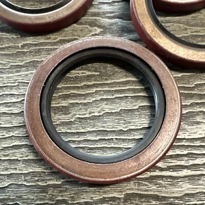 1 Rear Wheel Bearing Seal 469694 Chevy GMC Pickup Van Suburban 1982-02 NOS - Picture 1 of 3