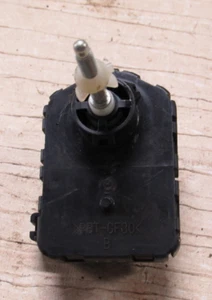 Koito Headlight Motor 5ZL 7PBT-GF30 - Picture 1 of 4
