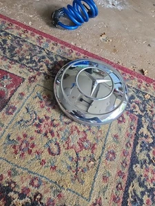 Mercedes Benz 190SL Vintage Hubcap Center Cap. W113,w111,w121 Like New - Picture 1 of 3