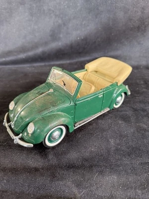 Volkswagen Beetle Cabriolet 1951 fundido a presión 1:18 de Maisto en verde. LEER POR FAVOR Foto 1 de 4