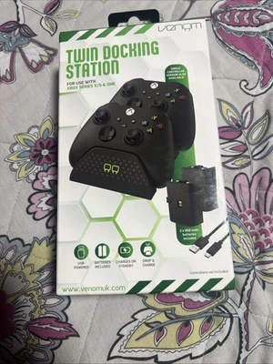 Twin Docking Station for PS4 Game Accessory USB Hub Power Supply Charger Cable - Image 1 of 4