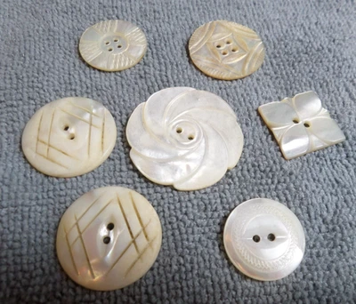 7 Vintage Antique MOP Mother of Pearl Buttons - Image 1 of 4