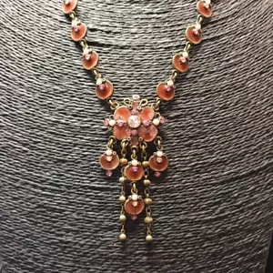 Collana Tarata tono ottone smalto pietre rosa goccia a Y. Made In France. - Foto 1 di 10