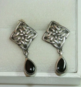 Argento Sterling Nodo Celtico Design Onice Nera Orecchini Trafitto Ci 4 - Foto 1 di 4