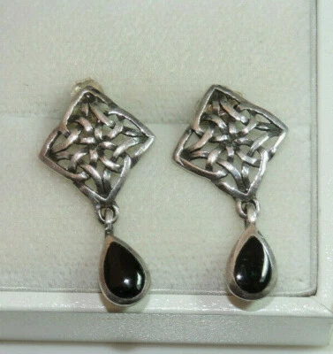Argento Sterling Nodo Celtico Design Onice Nera Orecchini Trafitto Ci 4 - Immagine 1 di 4