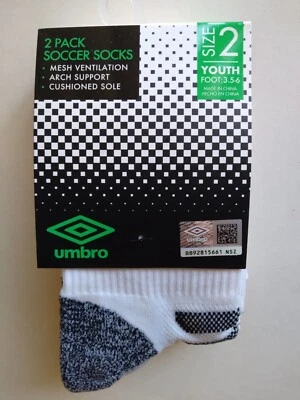 Paquete de 2 calcetines de fútbol Umbro Pee Wee talla 2 blanco gris zapatos 3,5-6 nuevos con etiquetas Foto 1 de 3