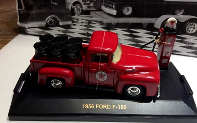 Ford F-100 1999 Road Champs Classic Scenes 1956 rojo camioneta Texaco y bomba de gasolina  Foto 1 de 4