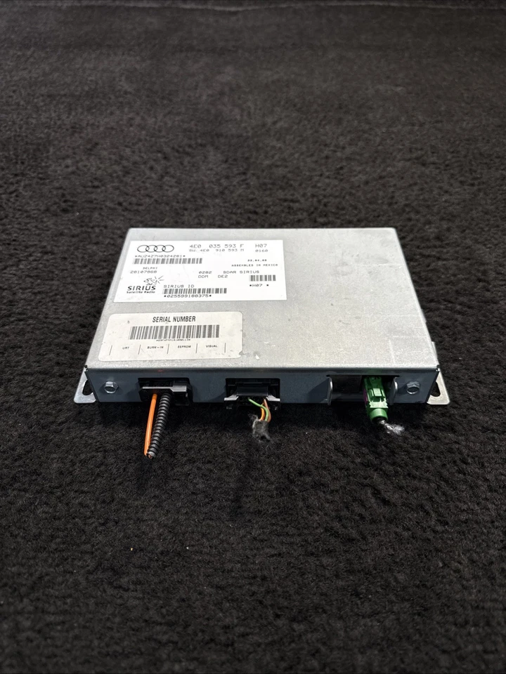 Блок управления спутникового радиоприемника 2008 Audi A6 Sirius от оригинального производителя 4E0035593F - Изображение 1 из 4