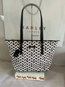 Radley Shoulder Bag OPTIC RESPONSIBLE RRP 145 BNWT - Picture 1 of 9