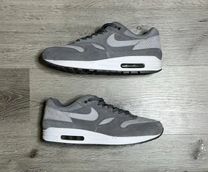 Nike Air Max 1 Perforiert Grau 875844 005 Herren Gr. 11 - Bild 1 von 14