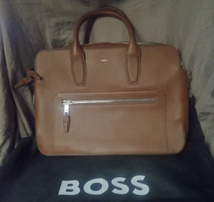 Valigetta Boss in pelle marrone. 16 X 11 1/2 X 3 - Foto 1 di 10