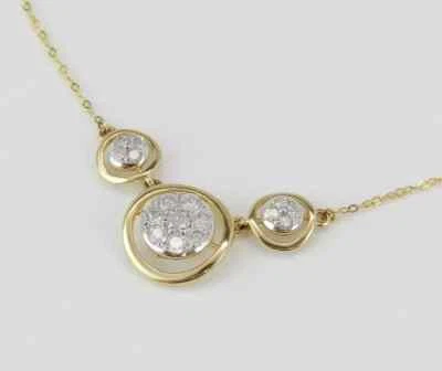 Colgante con racimo de diamantes creado en laboratorio de corte redondo de 1 quilate enchapado en oro amarillo de 14 k Foto 1 de 4