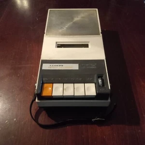 Vintage Lloyd's 1v92A-198C Cassette Tape Recorder And Strap - Picture 1 of 11