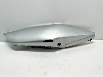 Carenado trasero Honda CBF 600 S L/MANO 77320-MERA-D000 (2004-2007) Foto 1 de 4