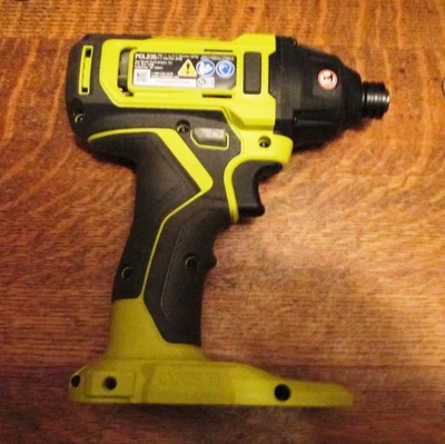 Ryobi One+ 18V 1/4 pol ferramenta driver de impacto somente modelo PCL235B - Imagem 1 de 4