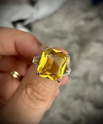 Anillo de piedra amarilla enchapado en plata de ley talla 6 Foto 1 de 4