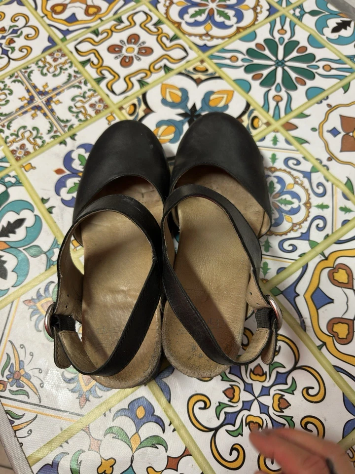 Sandali Dansko usati molto bene. Usati Tutta Estate Per Lavorare - Immagine 1 di 4