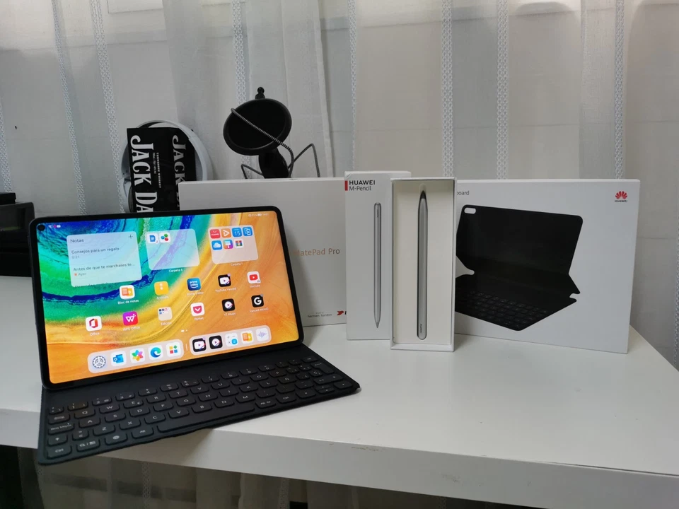 Tablet Huawei Matepad Pro con accesorios - Imagen 1 de 4