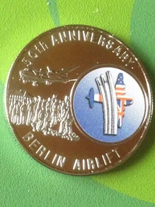 Farbmünze 5 $ - "50th Anniversary Berlin Airlift", Liberia 1998 - Bild 1 von 4