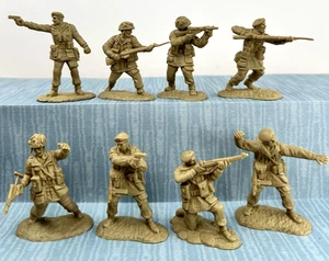 Conte Collectibles - Paratroopers 8 Poses 54mm Toy Soldiers - Picture 1 of 10