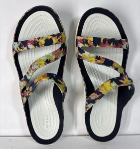 Crocs Size 7 Summer Sandals Slip On Flip Flops Floral Casual Women - Picture 1 of 7