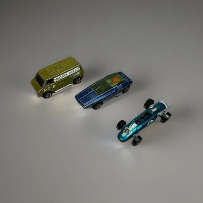 Hot Wheels Redlines: Indy Eagle #48, crema batidor y furgoneta militar Foto 1 de 4