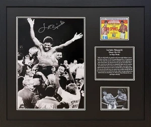FRAMED LEON SPINKS SIGNED 16"x12" BOXING PHOTO v MUHAMMAD ALI SEE PROOF COA - Picture 1 of 3