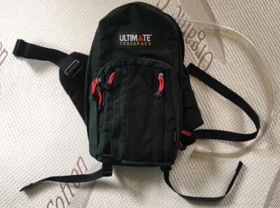 Mochila Stratus Ultimate Torsopac Vintage 15" de alto con botella de agua y pajita Foto 1 de 4