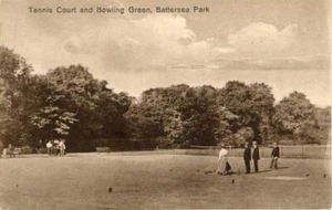 PRINTED POSTCARD OF TENNIS COURT & BOWLING GREEN, BATTERSEA PARK, LONDON, SURREY - Picture 1 of 2