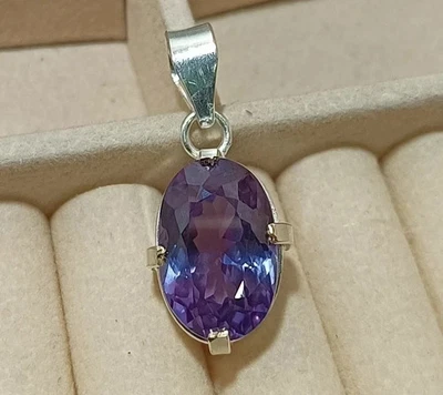 Colgante de piedras preciosas naturales de plata 925 con certificación de alejandrita cambio de color de 30 quilates Foto 1 de 4