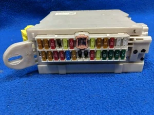 2008 2009 Lexus LS600 Junction Fuse Box Computer 82730-50490 OEM - Picture 1 of 5