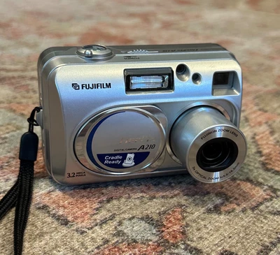 Fujifilm FinePix A210 Digital Camera 3.2MP Silver Digital  Camera (Uses AA) READ - Image 1 of 4