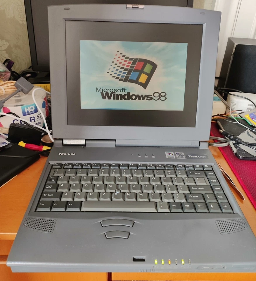 Toshiba vintage notebook, Toshiba tecra8000 Classic collectibles - Image 1 of 1