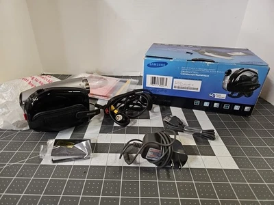 Samsung SC-DX103 DVD Camcorder 34x Optical Zoom W/ Charger Tested Working - Image 1 of 4