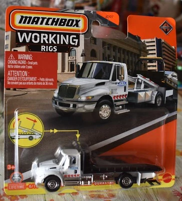 Matchbox INTERNATIONAL DURASTAR 4400  6/16 Working Rigs NEW - Image 1 of 4