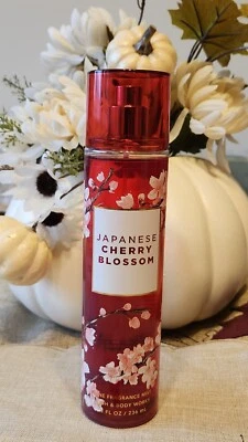 Bath & Body Works JAPANESE CHERRY BLOSSOM Fragrance Mist 8 fl. oz. - Imagem 1 de 4