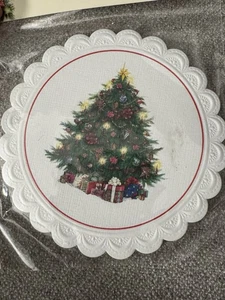 Carol's Rose Garden geprägte Untersetzer Weihnachtsbaum mit Geschenken (20) Neu aus altem Lagerbestand - Bild 1 von 3