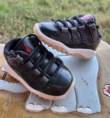 Jordan Retro 11 "72-10" Niño 5C Foto 1 de 4